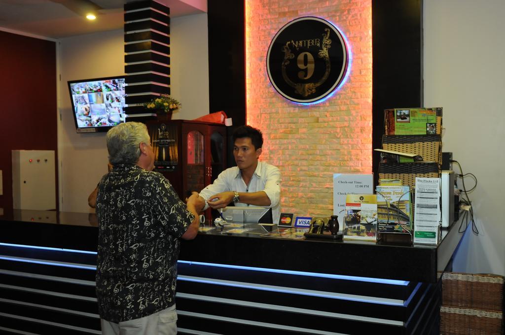 Number 9 Hotel Phnom Penh Exteriör bild