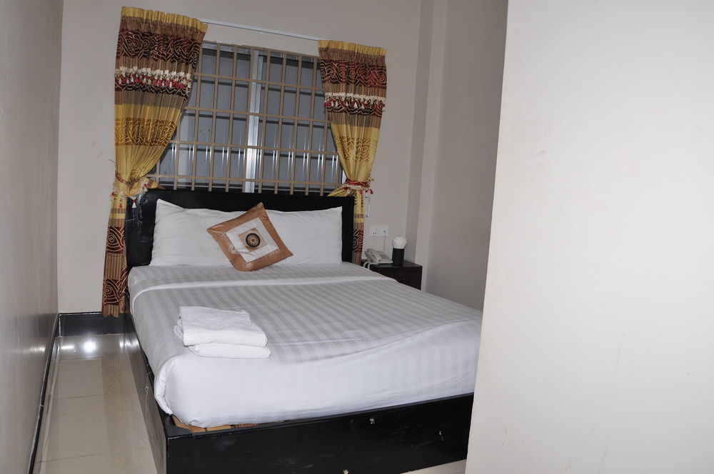 Number 9 Hotel Phnom Penh Exteriör bild