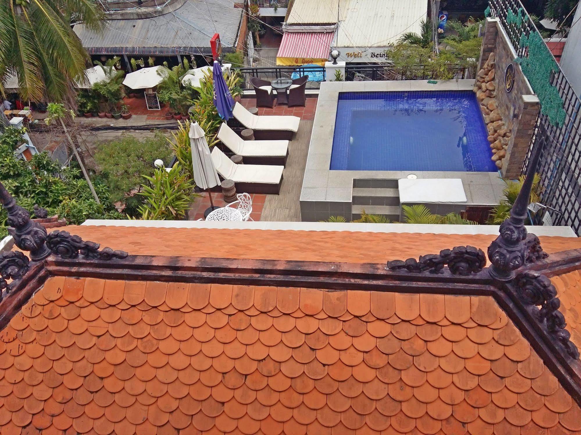 Number 9 Hotel Phnom Penh Exteriör bild