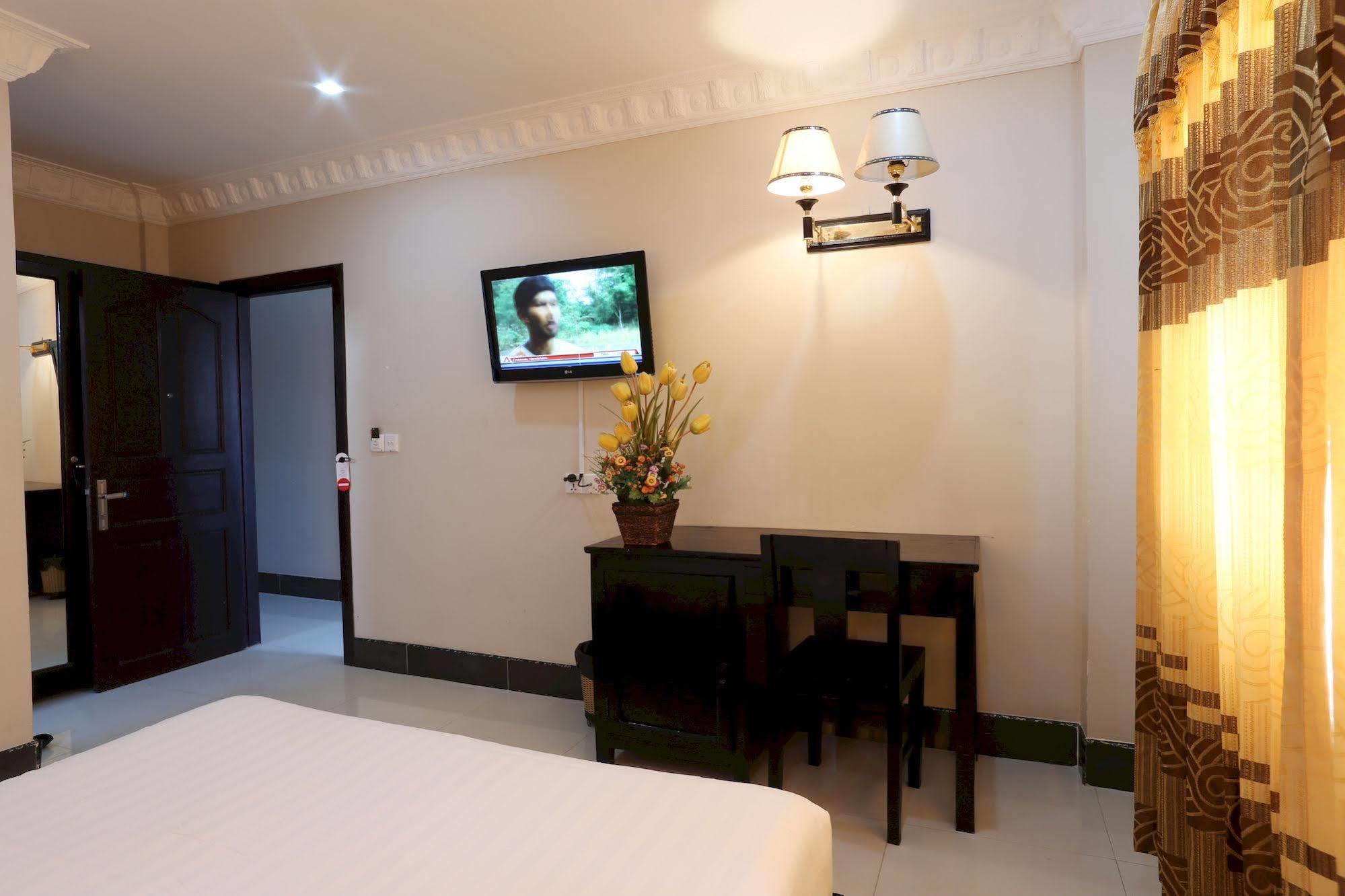 Number 9 Hotel Phnom Penh Exteriör bild