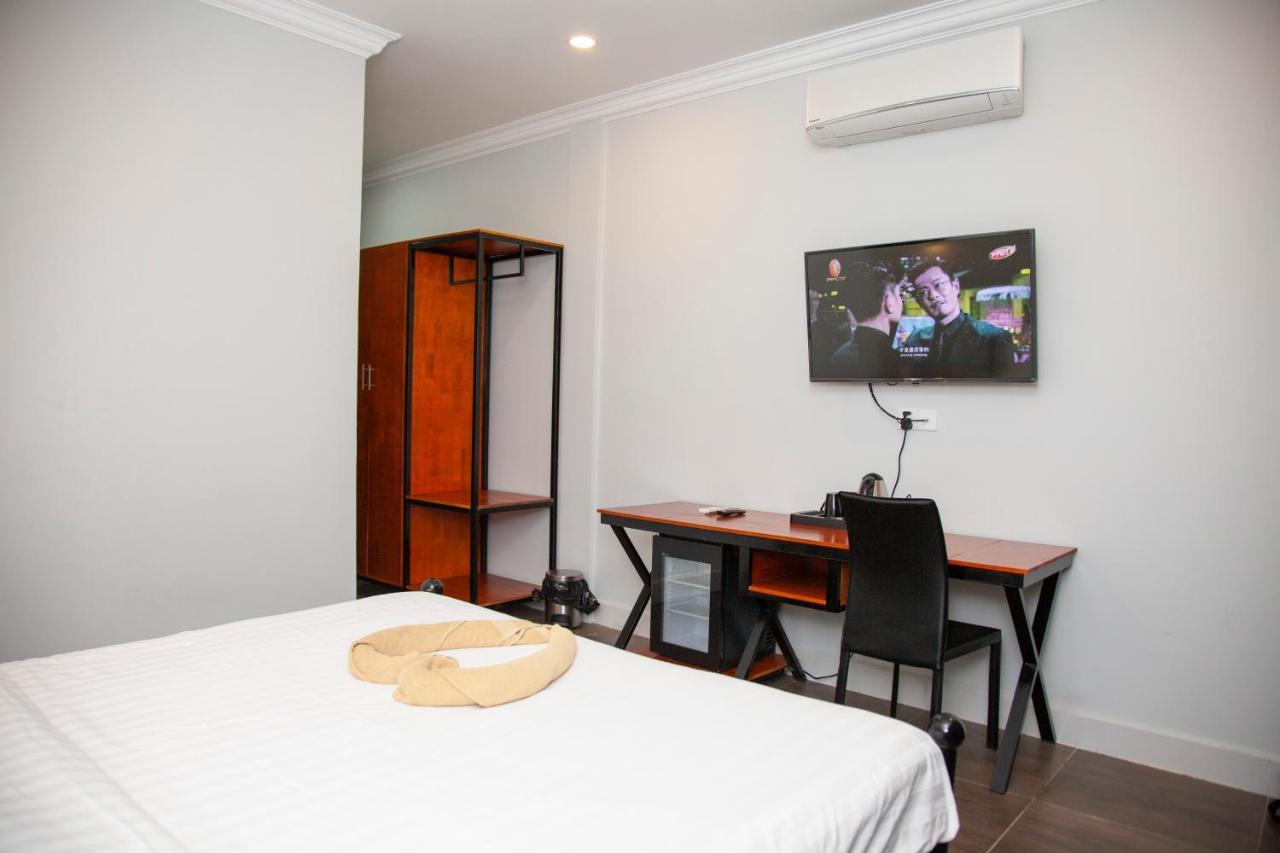 Number 9 Hotel Phnom Penh Exteriör bild